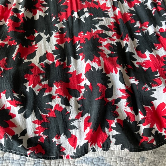 Gap Flower tank ! - Picture 2 of 4